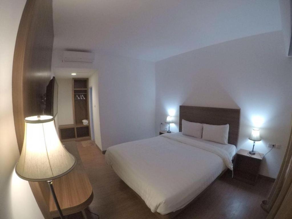 Satria Wisata Hotel Parepare Extérieur photo