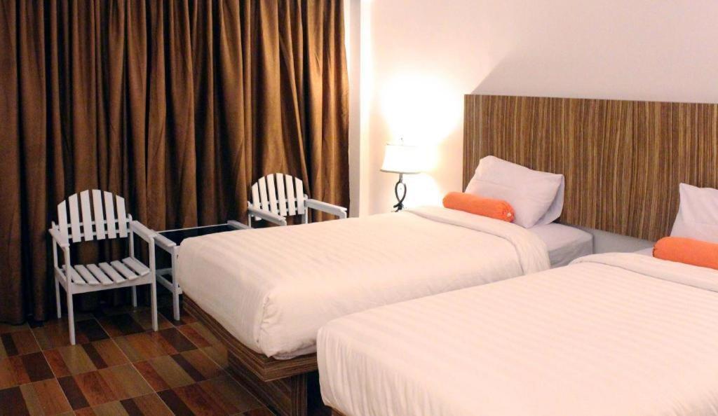 Satria Wisata Hotel Parepare Extérieur photo