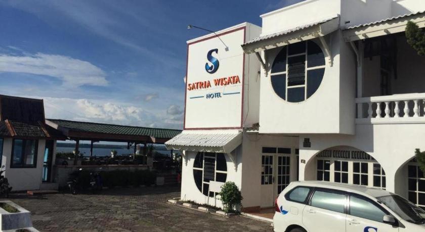 Satria Wisata Hotel Parepare Extérieur photo