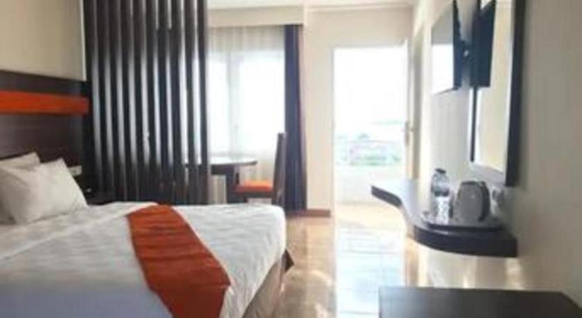 Satria Wisata Hotel Parepare Extérieur photo