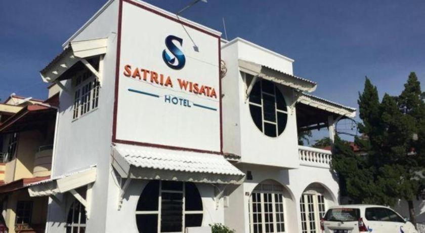 Satria Wisata Hotel Parepare Extérieur photo