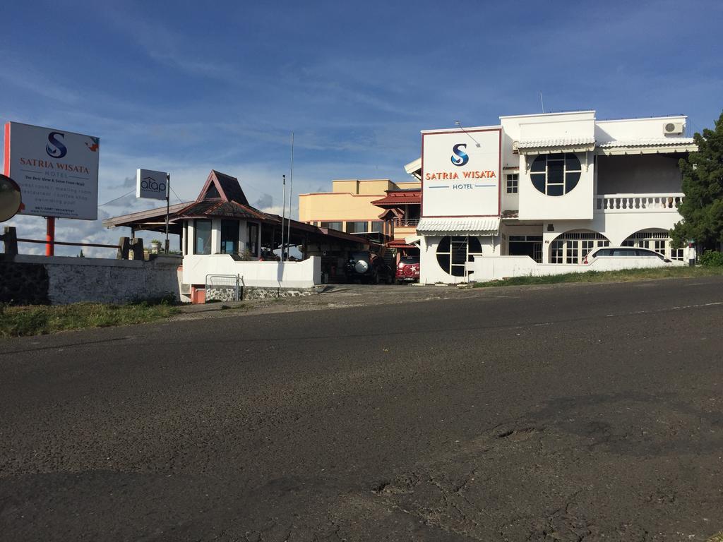 Satria Wisata Hotel Parepare Extérieur photo